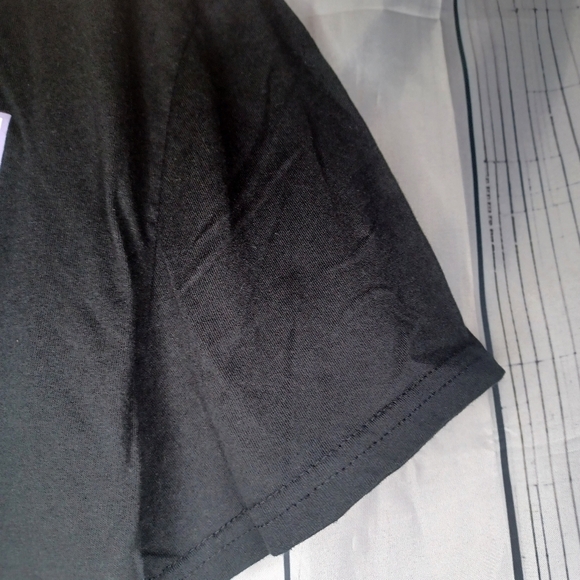 Hello Kitty by sanrio graphic t-shirt - Picture 6 of 9